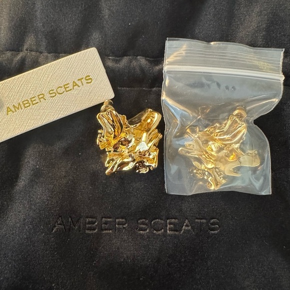 $225 Amber Sceats Reese Earrings 24KT Gold Plated Statement Piece - Picture 5 of 6